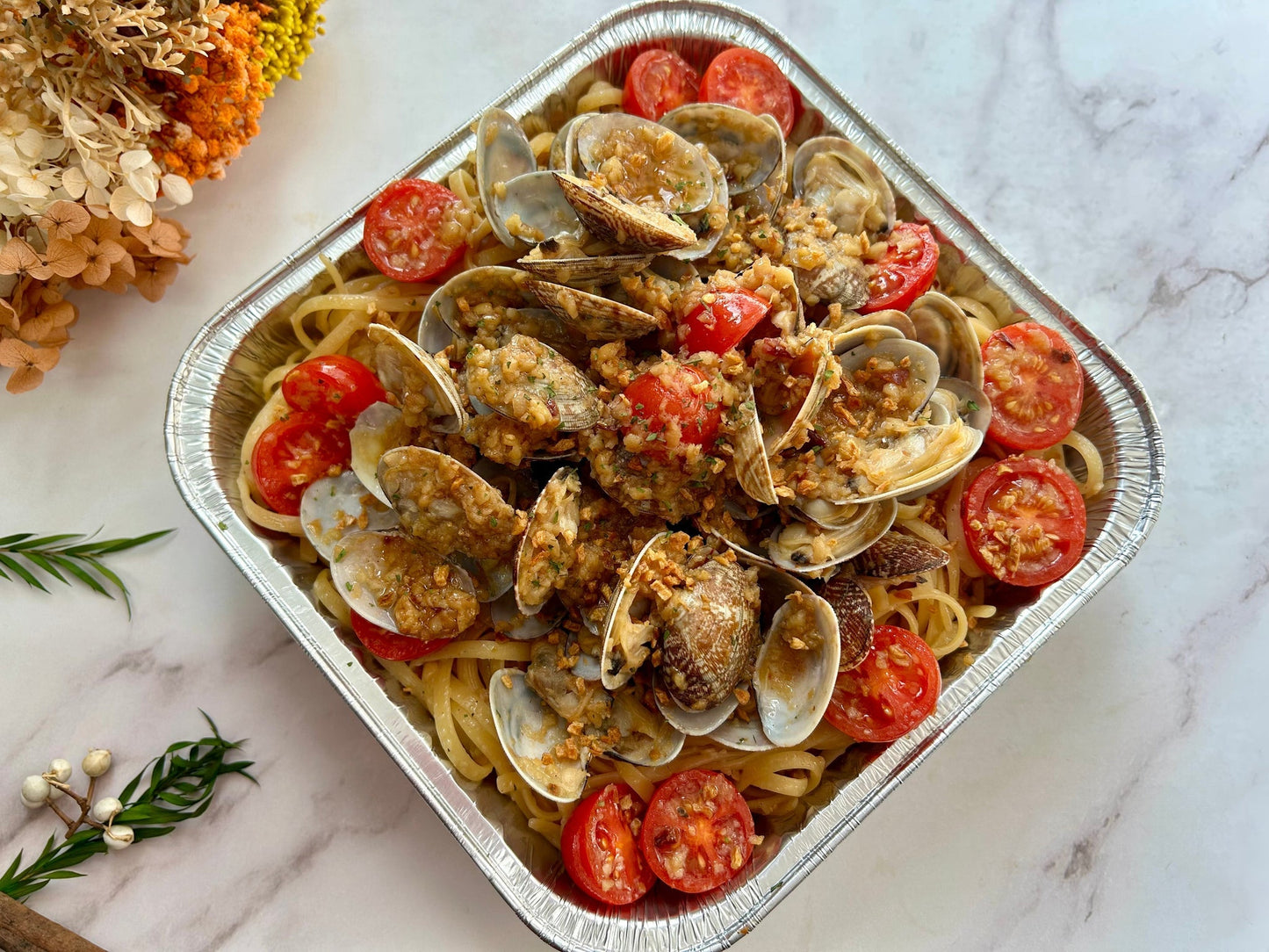 🎄聖誕限定意式風情蒜香大蜆意粉,約2磅新鮮大蜆配蒜香白酒醬汁意粉及香草點綴,juicy 鮮甜熱騰騰小食,適合冬季分享。