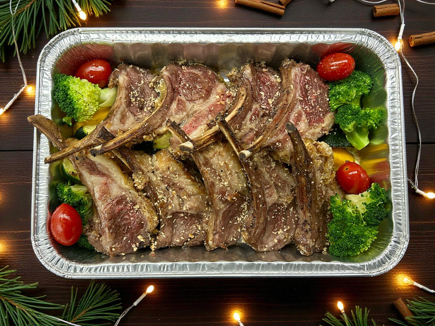 🎄聖誕限定香烤法式寶雲酥羊架配蜜糖芥末,每盤8件金黃酥脆羊架配蜜糖芥末醬汁,juicy 嫩滑熱騰騰小食,適合冬季分享。