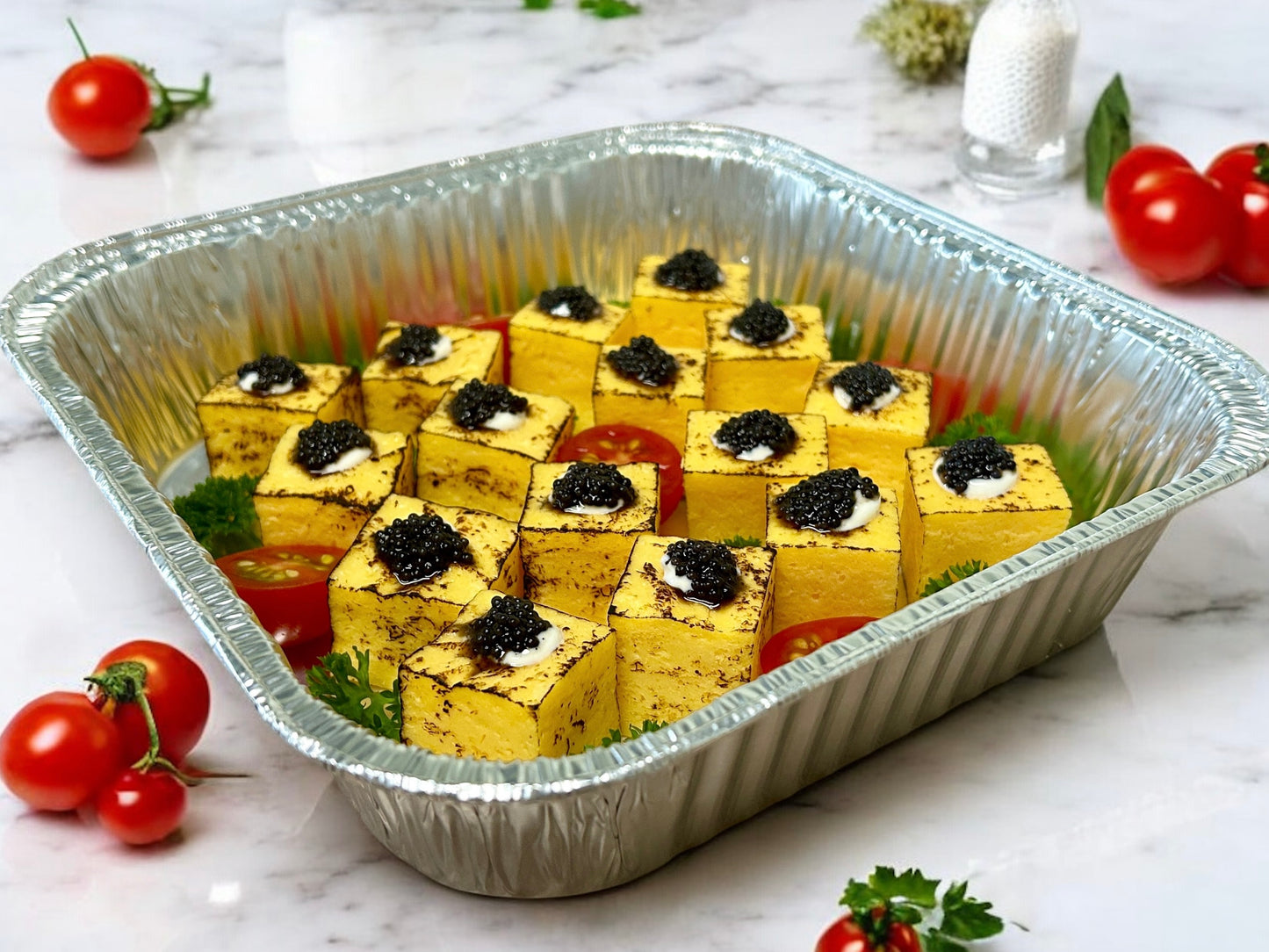 🎄聖誕限定一口黃金燒玉子配黑魚籽醬,每盤8件金黃脆皮燒玉子淋黑魚籽醬汁,juicy 嫩滑熱騰騰小食,適合冬季分享。