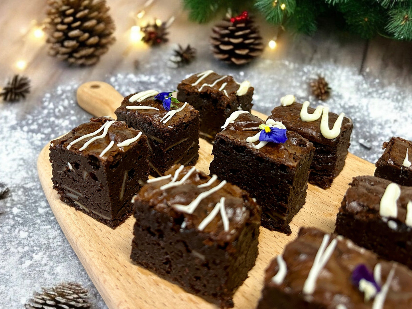 聖誕限定！迷你暖心朱古力 Brownie（每盤10件）– 濃情熔岩熱感，冬夜最窩心朱古力擁抱！