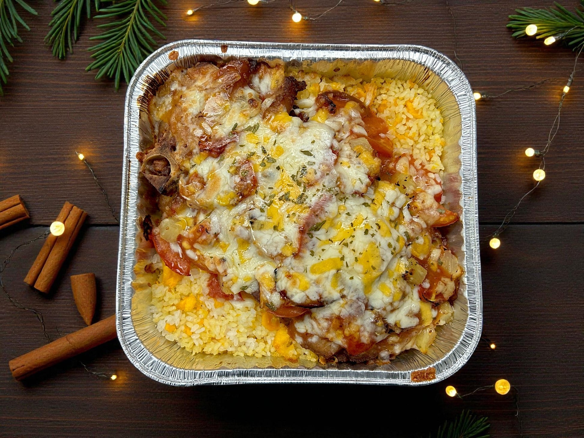 🎄聖誕限定和風西冷牛肉溫泉蛋飯，約2磅嫩滑西冷牛肉配流心溫泉蛋及香濃醬汁飯，juicy 鮮嫩熱騰騰小食，適合冬季分享。