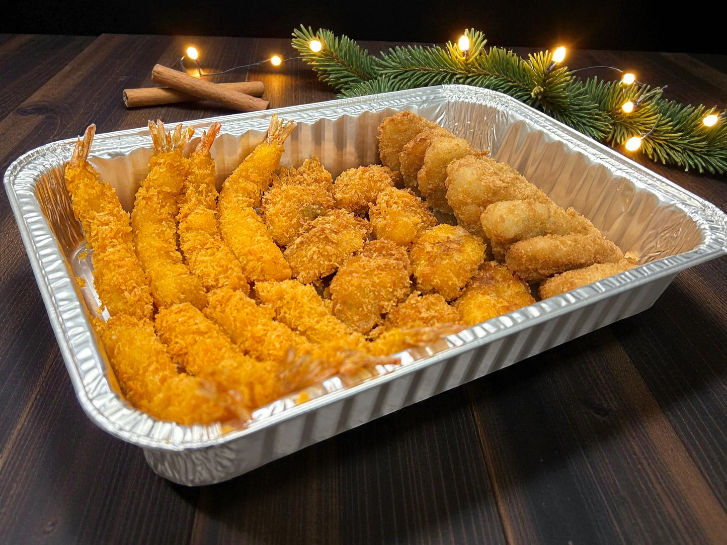 🎄聖誕限定脆炸海鮮三重奏（炸蝦・炸蠔・炸魚柳）配三款醬：芝士／他他／莓果醬，共24件金黃脆皮海鮮配多款醬汁，juicy 熱騰騰脆香小食，適合冬季分享。