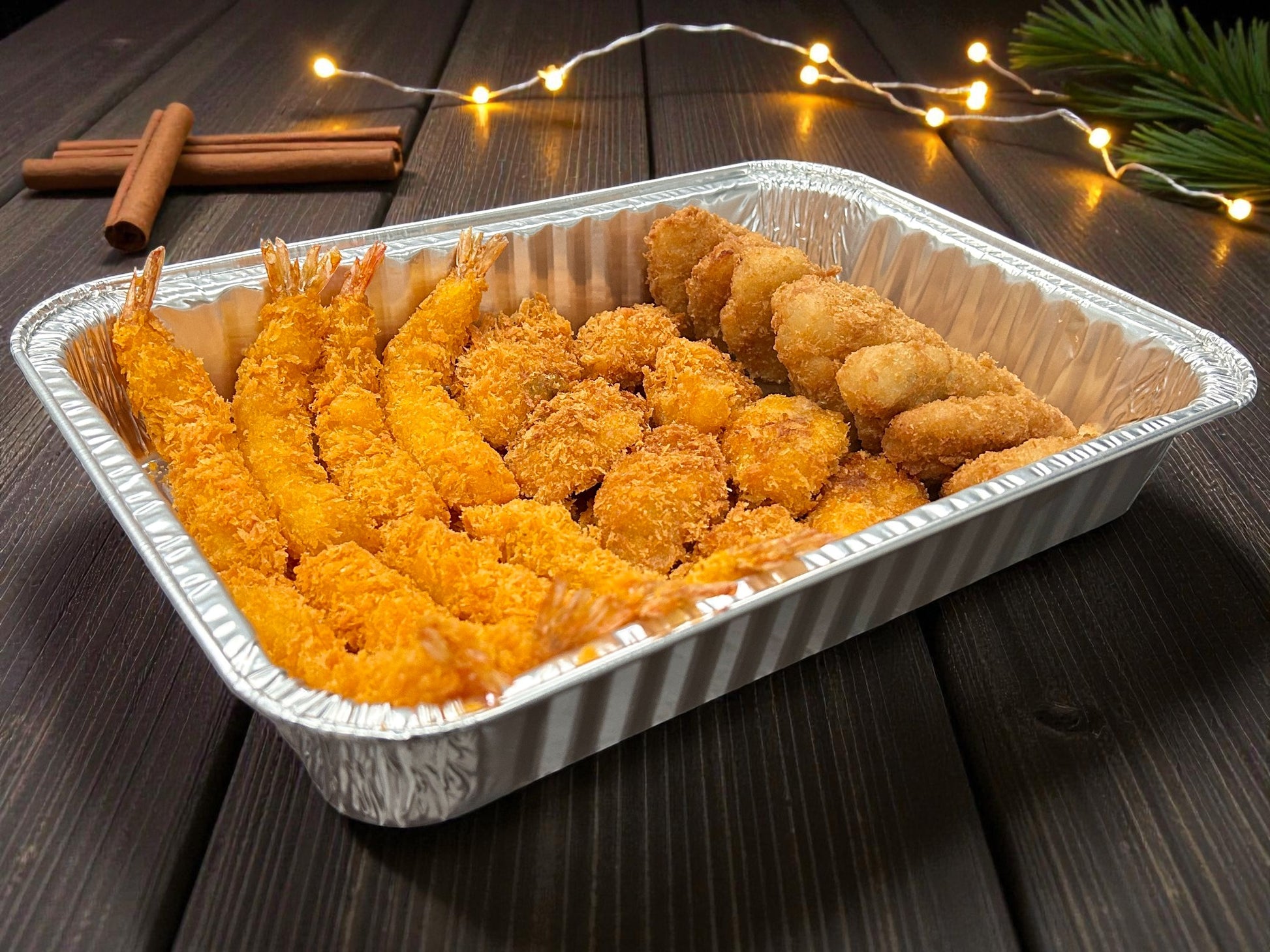 🎄聖誕限定脆炸海鮮三重奏（炸蝦・炸蠔・炸魚柳）配三款醬：芝士／他他／莓果醬，共24件金黃脆皮海鮮配多款醬汁，juicy 熱騰騰脆香小食，適合冬季分享。