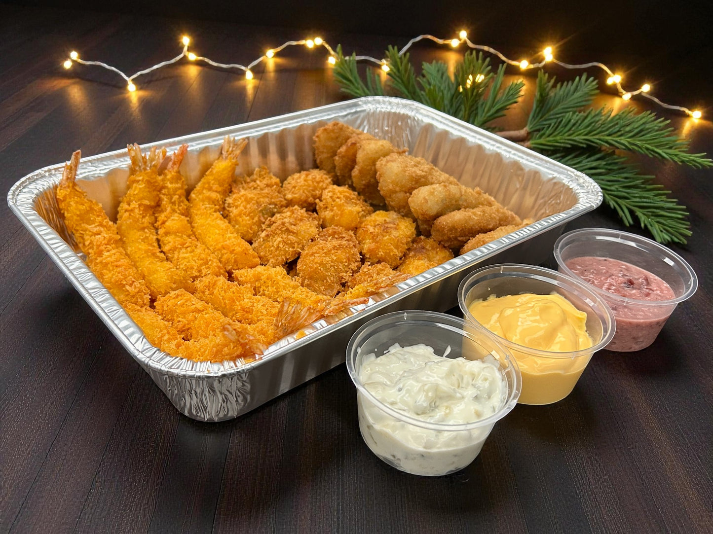 🎄聖誕限定脆炸海鮮三重奏（炸蝦・炸蠔・炸魚柳）配三款醬：芝士／他他／莓果醬，共24件金黃脆皮海鮮配多款醬汁，juicy 熱騰騰脆香小食，適合冬季分享。