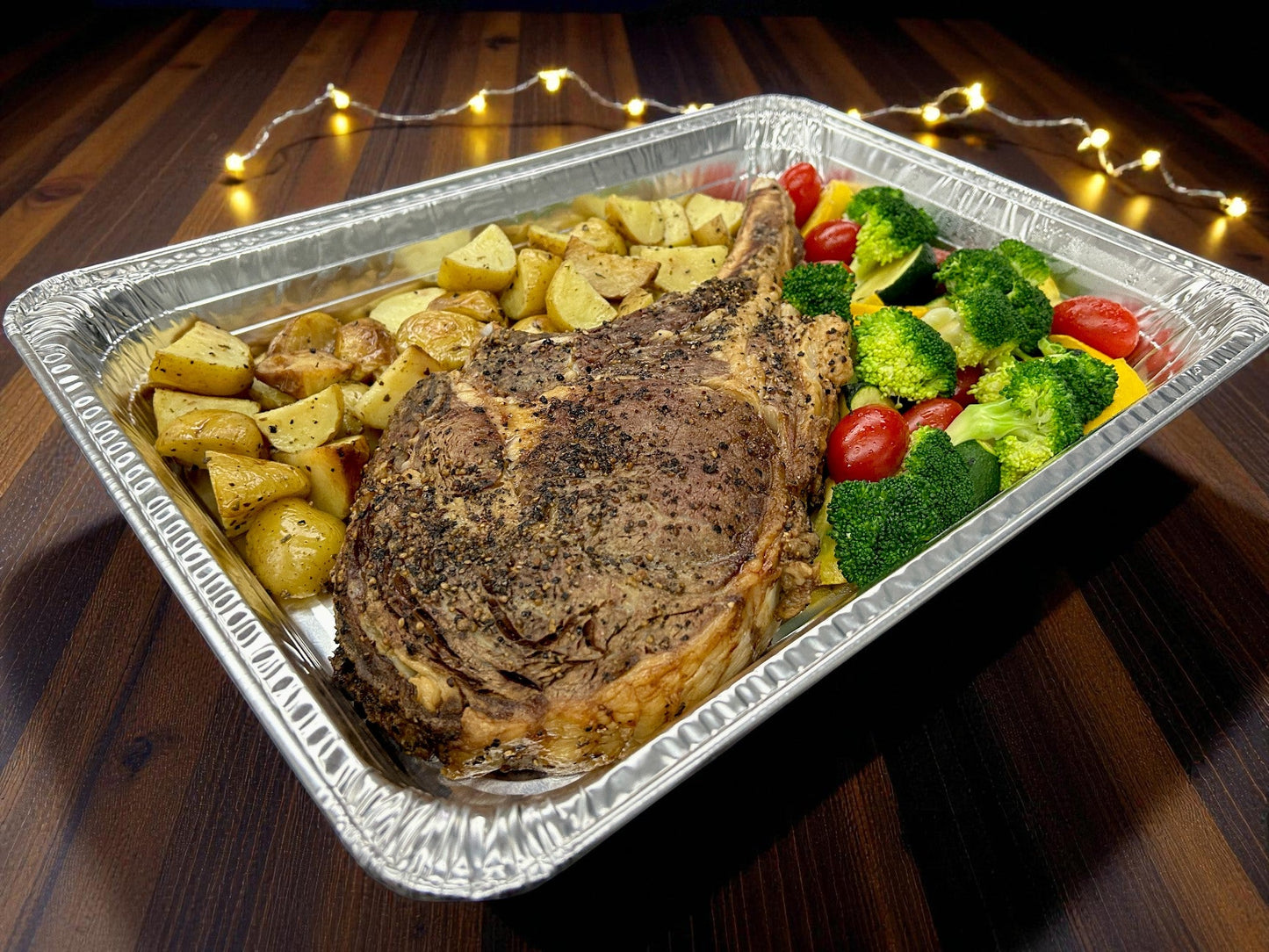 🎄聖誕限定重量級斧頭扒配濃香黑椒汁，約1-1.2KG金黃焦香斧頭扒淋濃郁黑椒醬汁，juicy 嫩滑熱騰騰小食，適合冬季分享。