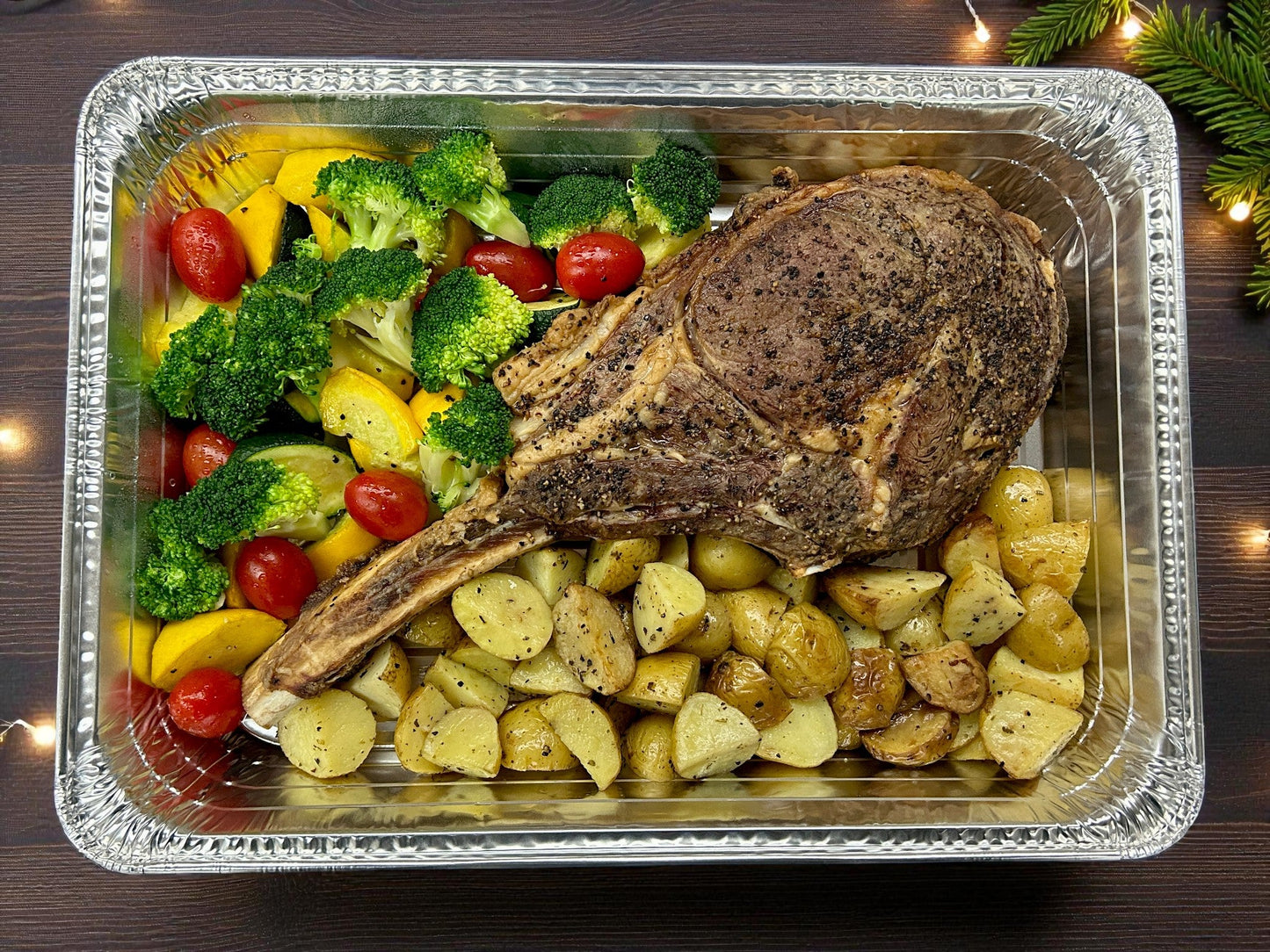 🎄聖誕限定重量級斧頭扒配濃香黑椒汁，約1-1.2KG金黃焦香斧頭扒淋濃郁黑椒醬汁，juicy 嫩滑熱騰騰小食，適合冬季分享。