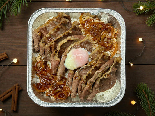 🎄聖誕限定和風西冷牛肉溫泉蛋飯，約2磅嫩滑西冷牛肉配流心溫泉蛋及香濃醬汁飯，juicy 鮮嫩熱騰騰小食，適合冬季分享。