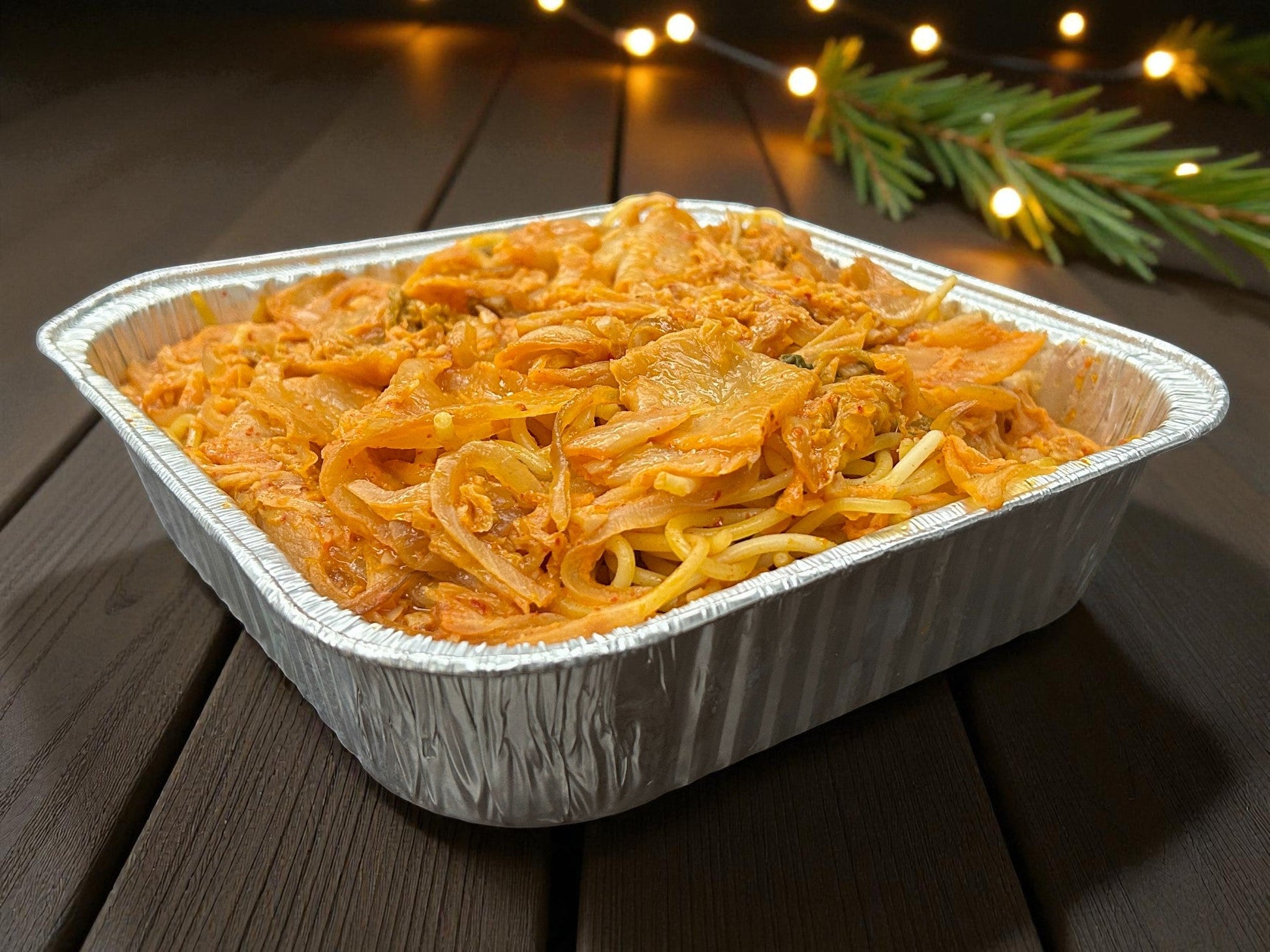 🎄聖誕限定韓風泡菜忌廉豚腩意粉（微辣），約2磅嫩滑豚腩配泡菜忌廉醬汁意粉，juicy 微辣香濃熱騰騰小食，適合冬季分享。