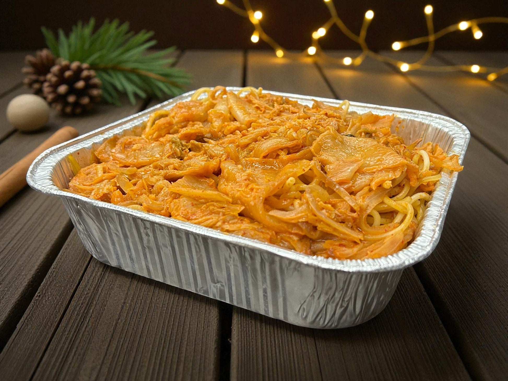 🎄聖誕限定韓風泡菜忌廉豚腩意粉（微辣），約2磅嫩滑豚腩配泡菜忌廉醬汁意粉，juicy 微辣香濃熱騰騰小食，適合冬季分享。