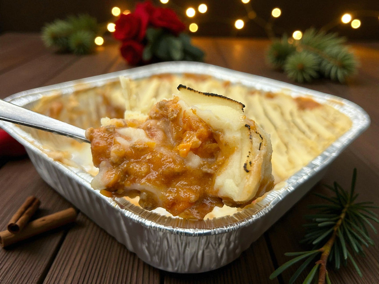 🎄聖誕限定聖誕薯蓉金批（免治牛肉餡），約2磅酥脆金黃薯蓉批配香濃免治牛肉餡，juicy 熱騰騰滿足小食，適合冬季分享。