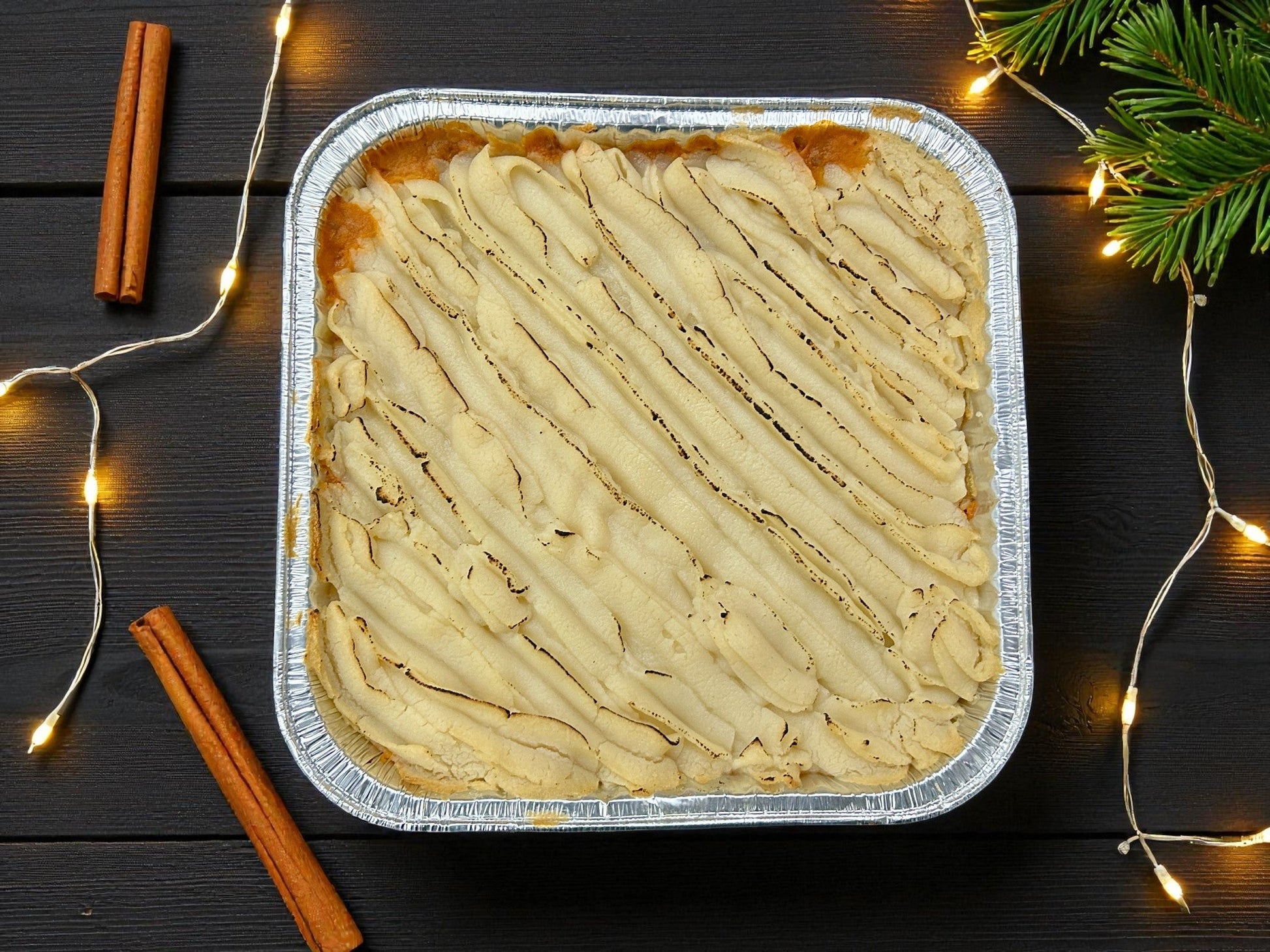 🎄聖誕限定聖誕薯蓉金批（免治牛肉餡），約2磅酥脆金黃薯蓉批配香濃免治牛肉餡，juicy 熱騰騰滿足小食，適合冬季分享。