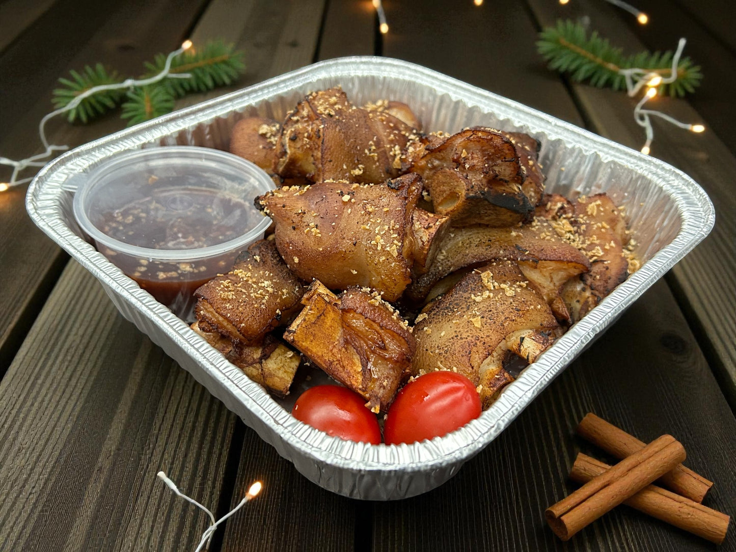 🎄聖誕限定冬日黑啤炸豬手，約2磅金黃脆皮豬手用黑啤裹粉炸製，juicy 嫩滑熱騰騰小食，適合冬季分享。